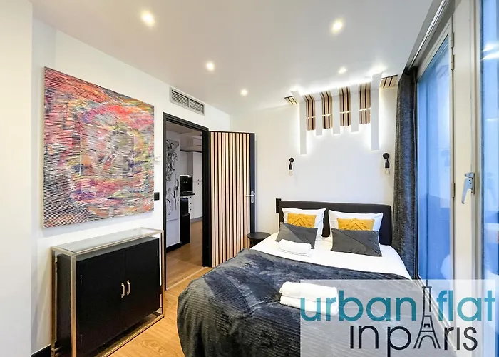 Urban Flat 129 - Sublime Art Love Champs-Elysees